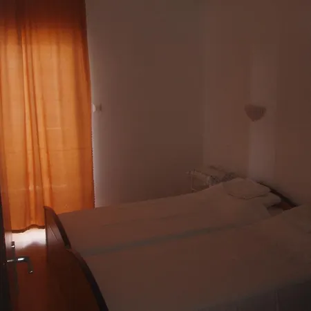 House Pejkovic Pensión 3*